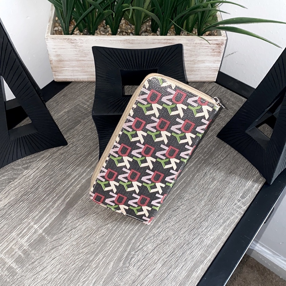 DKNY WALLET